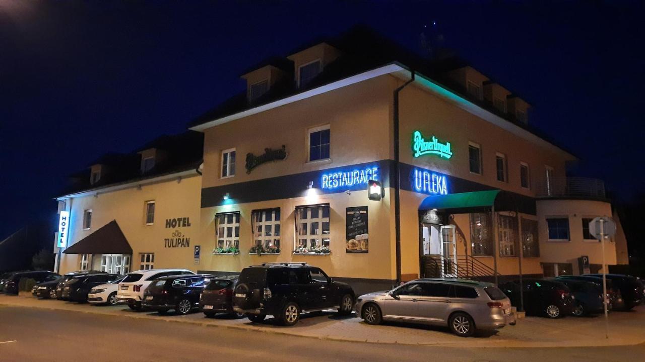 Hotel Tulipan Průhonice Exterior foto
